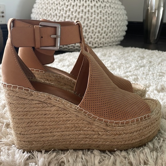 Marc Fisher Wedges - Picture 1 of 8